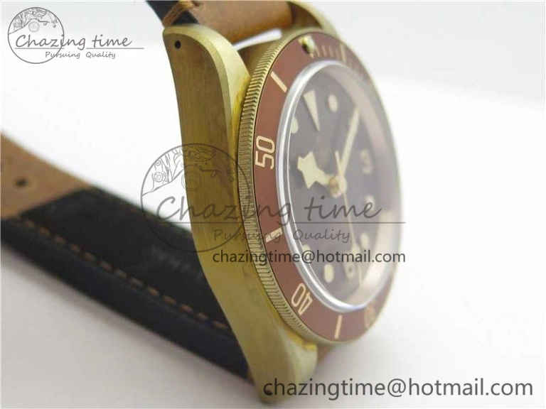 Heritage Black Bay Bronze XF 1:1 Best Edition on Brown Leather Strap A5612 V5  (Free Nato Strap)