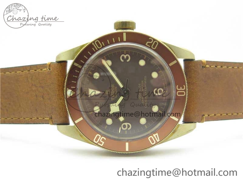 Heritage Black Bay Bronze XF 1:1 Best Edition on Brown Leather Strap A5612 V5  (Free Nato Strap)