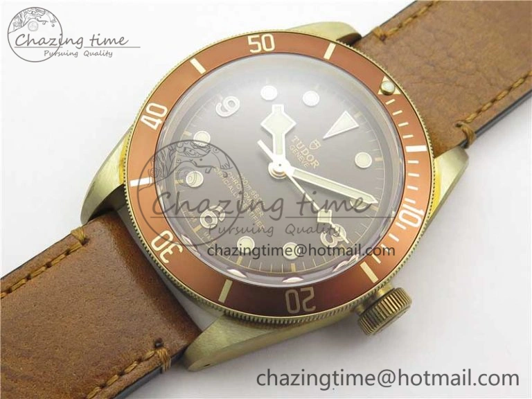 Heritage Black Bay Bronze XF 1:1 Best Edition on Brown Leather Strap A5612 V5  (Free Nato Strap)