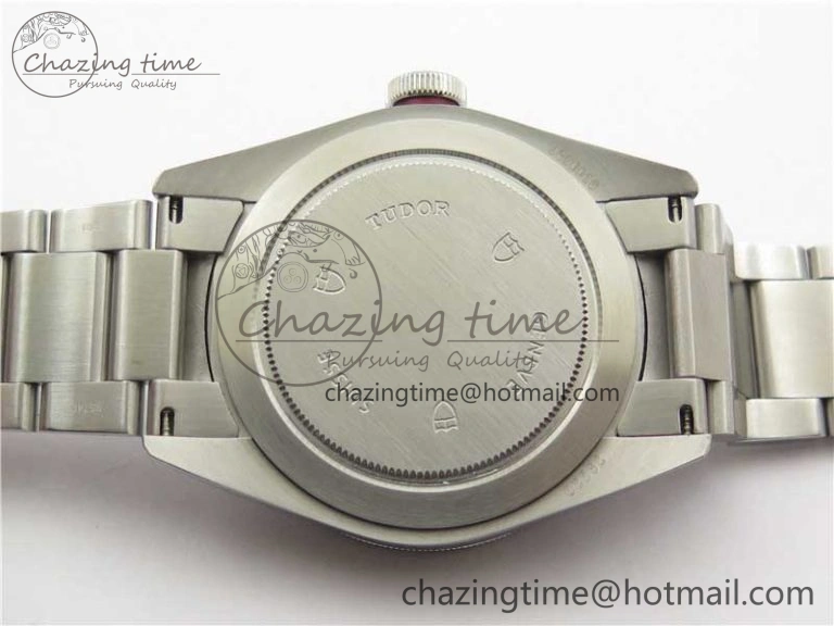 Heritage Black Bay ZF 1:1 Best Edition on Bracelet A2824 ( Red )
