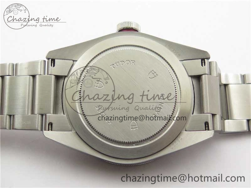 Heritage Black Bay ZF 1:1 Best Edition on Bracelet A2824 ( Red )