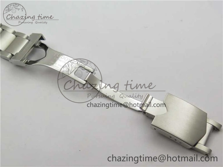 Heritage Black Bay ZF 1:1 Best Edition on Bracelet A2824 ( Red )