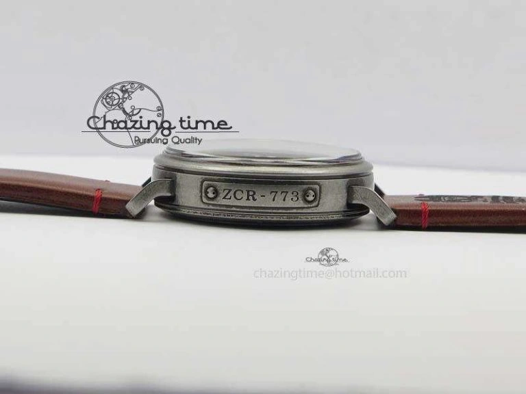 Heritage Pilot Ton-Up Aged SS Case Gray Dial On Leather Strap Jap Quartz