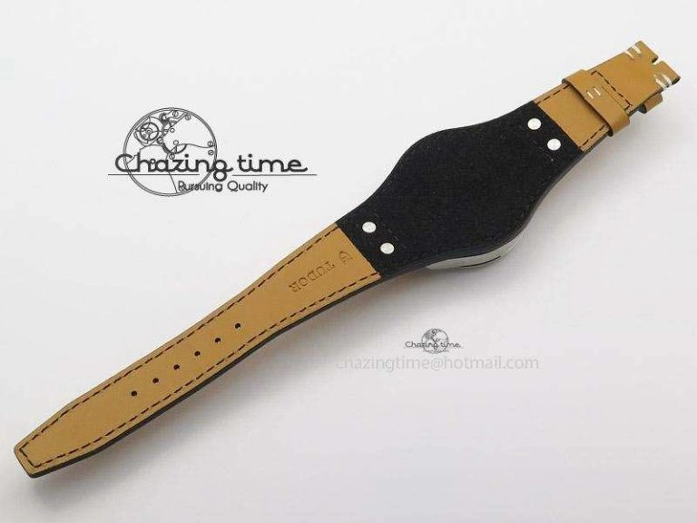 Heritage Ranger SS Black Dial on Brown Leather Strap A2824