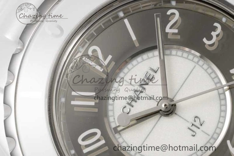 J13 33mm White Ceramic HTF 1:1 Best Edition Mirror Numbers Dial on Bracelet Swiss Quartz