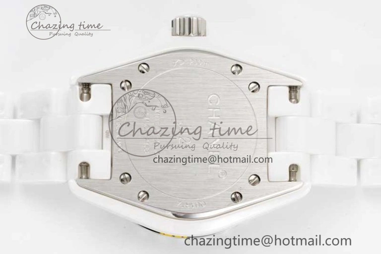 J13 33mm White Ceramic HTF 1:1 Best Edition Mirror Numbers Dial on Bracelet Swiss Quartz