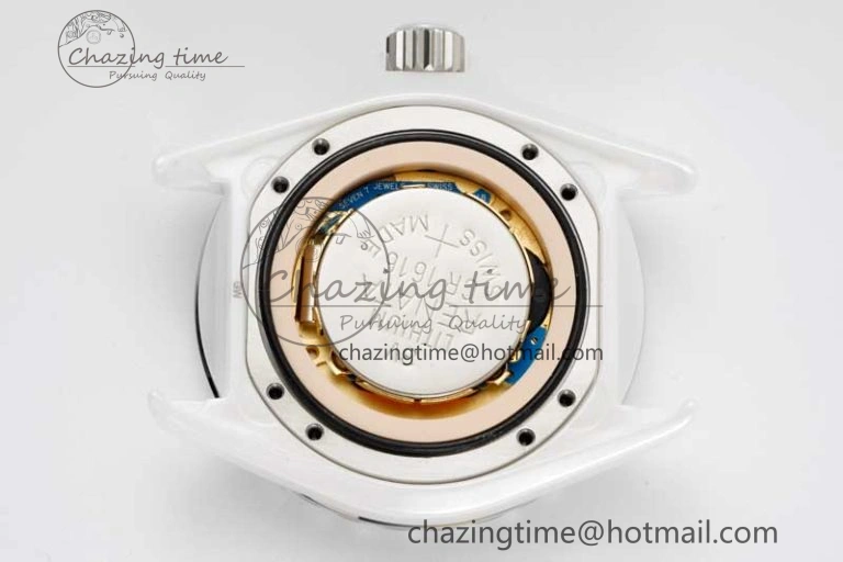 J13 33mm White Ceramic HTF 1:1 Best Edition Mirror Numbers Dial on Bracelet Swiss Quartz
