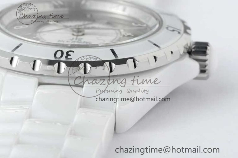 J13 38mm HTF 1:1 Best Edition White Korea Ceramic Silver Dial on Bracelet A2892