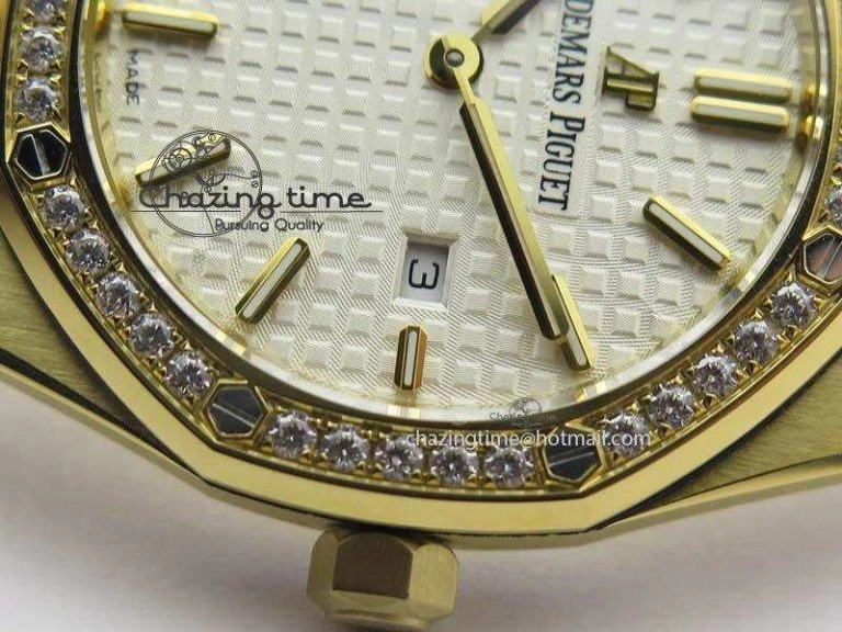 Lady Royal Oak 33mm 15000 YG JF 1:1 Best Edition White Textured Dial On YG Bracelet Ronda Quartz