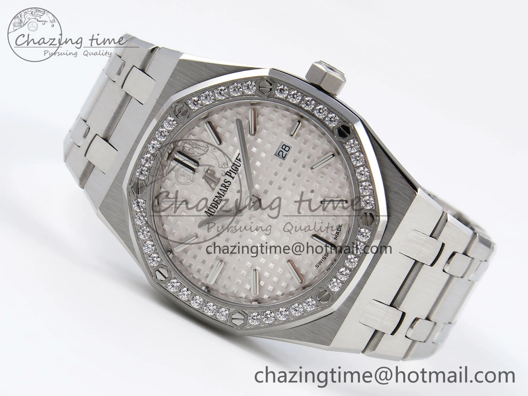 Lady Royal Oak 33mm 67651 Diamonds SS ZF 1:1 Best Edition White Textured Dial on SS Bracelet RONDA Quartz