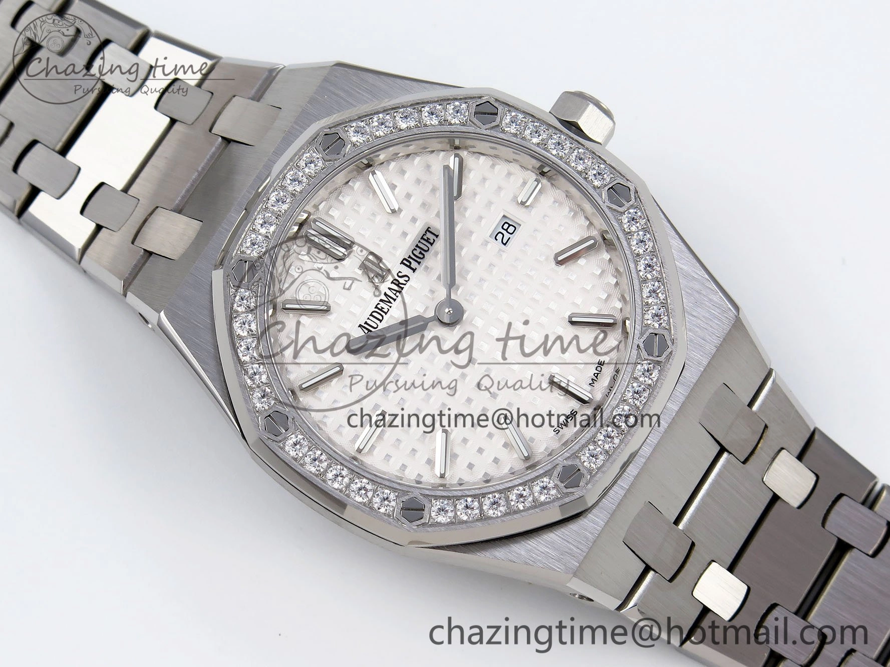 Lady Royal Oak 33mm 67651 Diamonds SS ZF 1:1 Best Edition White Textured Dial on SS Bracelet RONDA Quartz