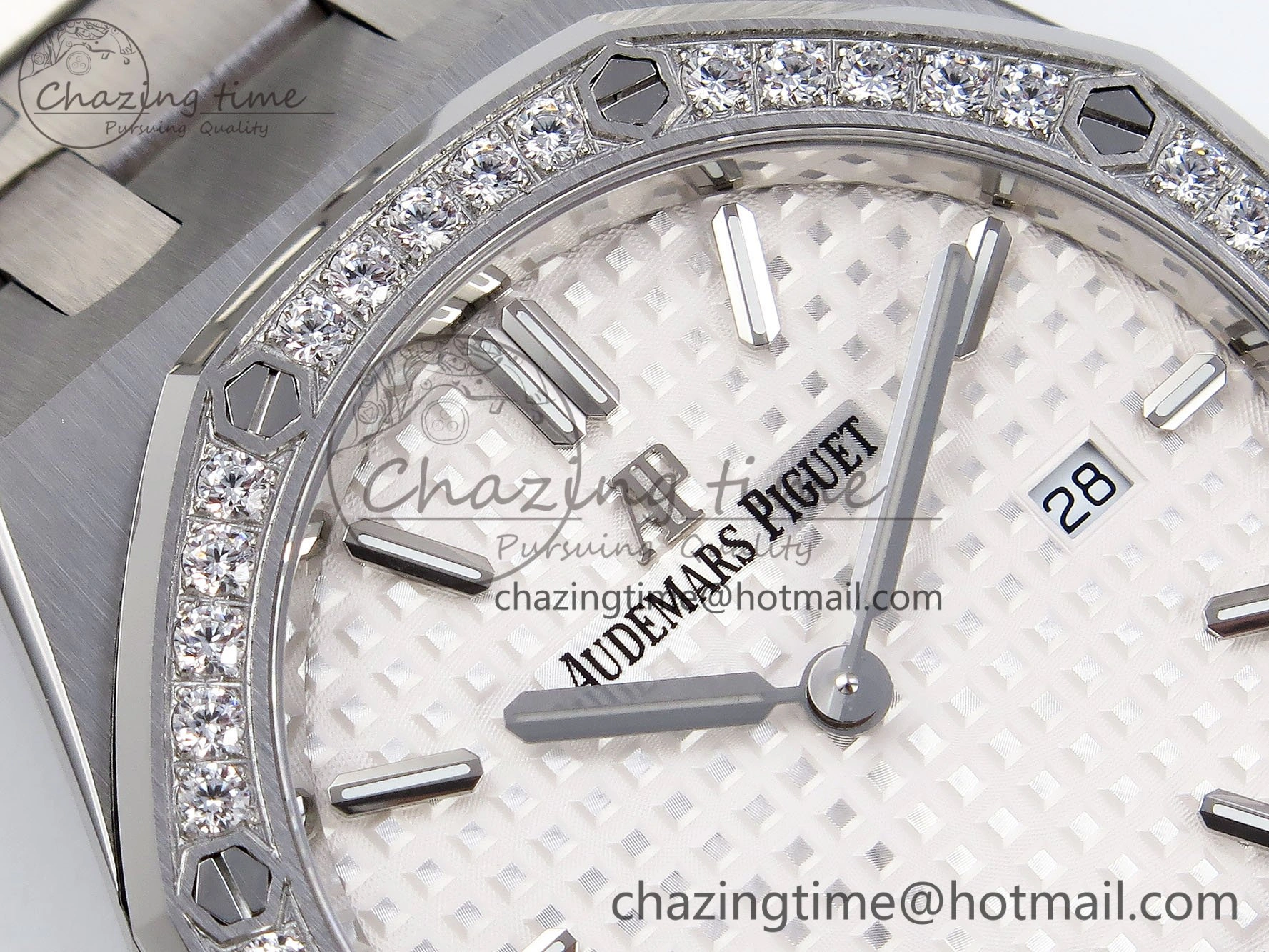 Lady Royal Oak 33mm 67651 Diamonds SS ZF 1:1 Best Edition White Textured Dial on SS Bracelet RONDA Quartz