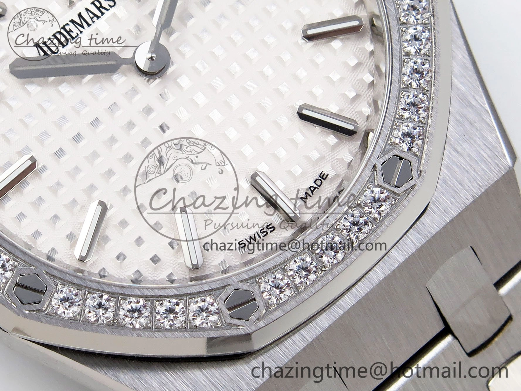 Lady Royal Oak 33mm 67651 Diamonds SS ZF 1:1 Best Edition White Textured Dial on SS Bracelet RONDA Quartz