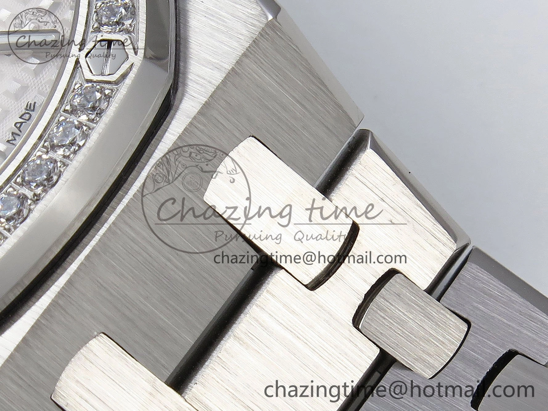 Lady Royal Oak 33mm 67651 Diamonds SS ZF 1:1 Best Edition White Textured Dial on SS Bracelet RONDA Quartz