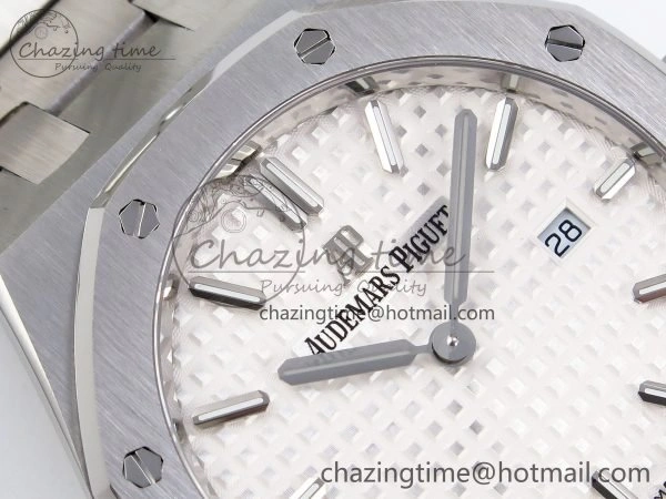 Lady Royal Oak 33mm 67651 SS ZF 1:1 Best Edition White Textured Dial on SS Bracelet RONDA Quartz