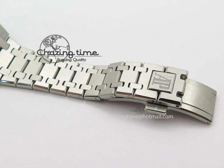 Lady Royal Oak 33mm SS Blue Textured Dial on SS Bracelet RONDA Quartz