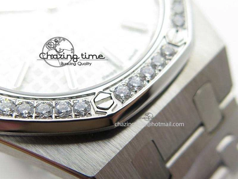 Lady Royal Oak 33mm SS White Textured Dial Diamonds Bezel on bracelet RONDA Quartz