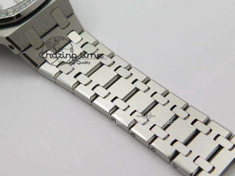Lady Royal Oak 33mm SS White Textured Dial Diamonds Bezel on bracelet RONDA Quartz