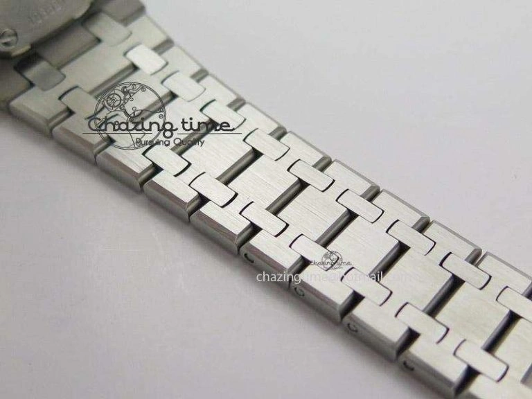 Lady Royal Oak 33mm SS White Textured Dial Diamonds Bezel on bracelet RONDA Quartz