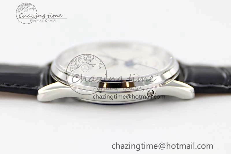 Master Ultra Thin Moon 1368420 SS Q8F 1:1 Best Edition White Dial on Black Leather Strap A925