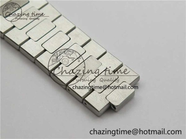 Nautilus 5711 1A GRF Best Edition White Dial on SS Bracelet A324CS (Free box) V2
