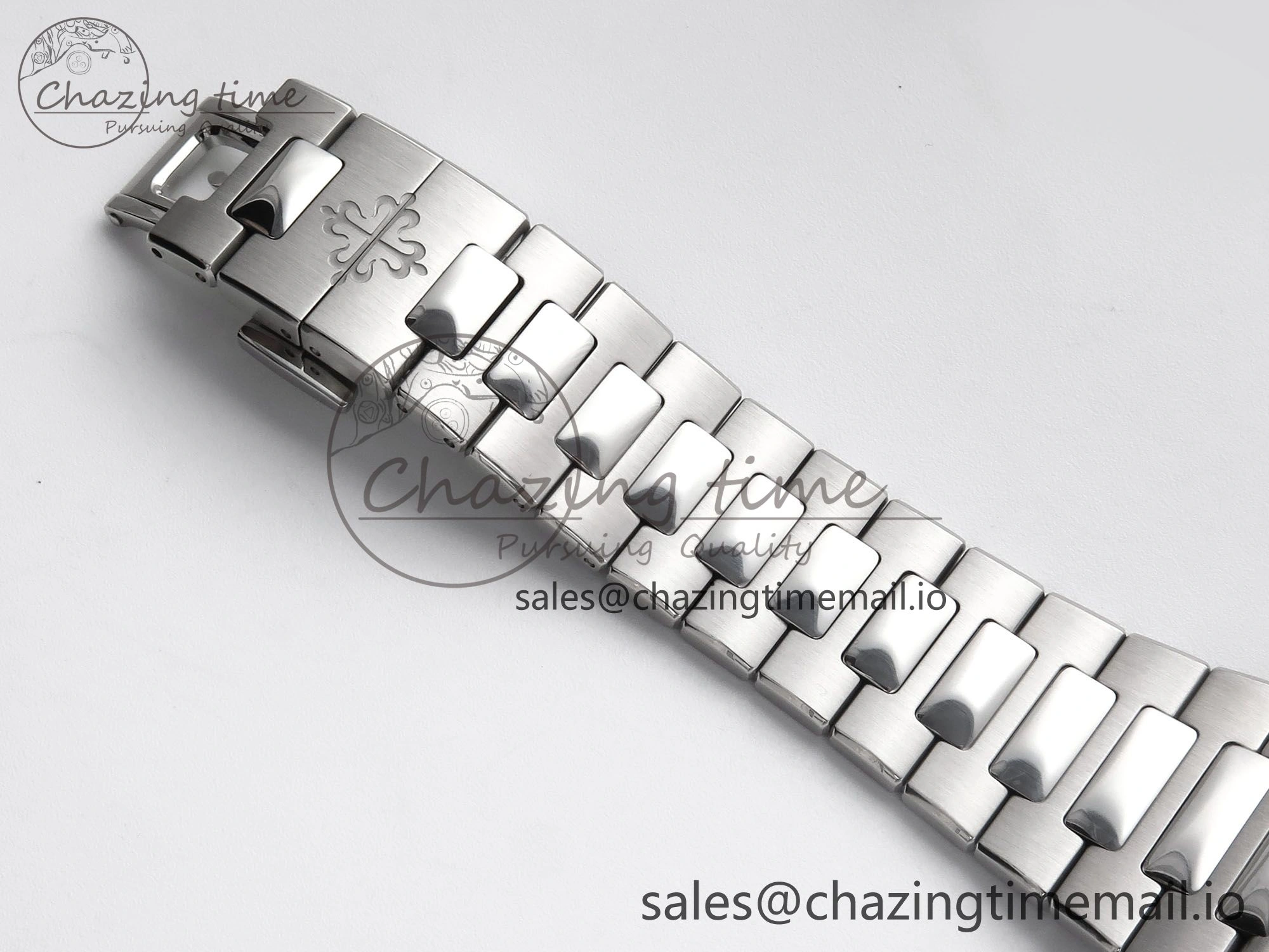 Nautilus 5712 SS OMEF 1:1 Best Edition Blue Dial on SS Bracelet A240 Super Clone