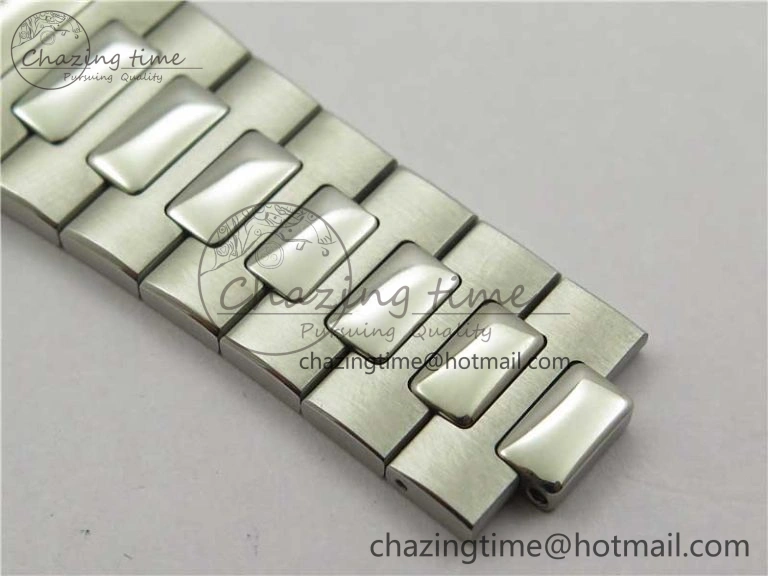Nautilus 5726 Complicated SS GRF 1:1 Best Edition White Textured Dial on SS Bracelet A324 V3