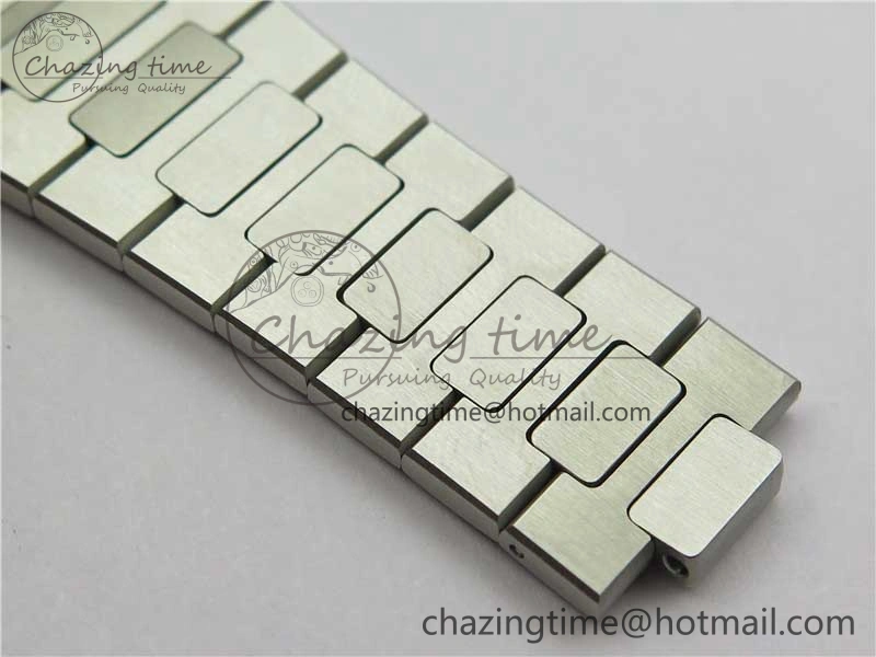 Nautilus 5726 Complicated SS GRF 1:1 Best Edition White Textured Dial on SS Bracelet A324 V3