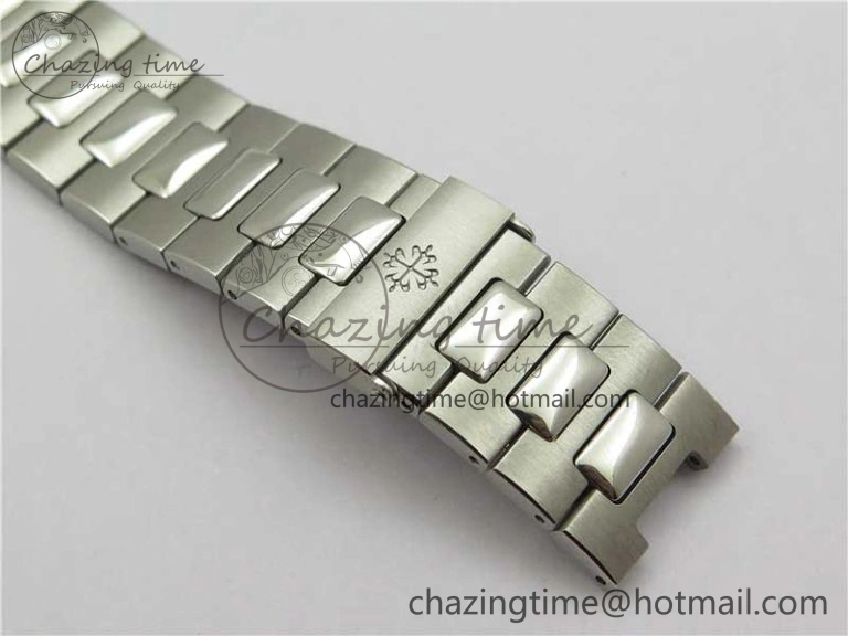Nautilus 5726 Complicated SS GRF 1:1 Best Edition White Textured Dial on SS Bracelet A324 V3