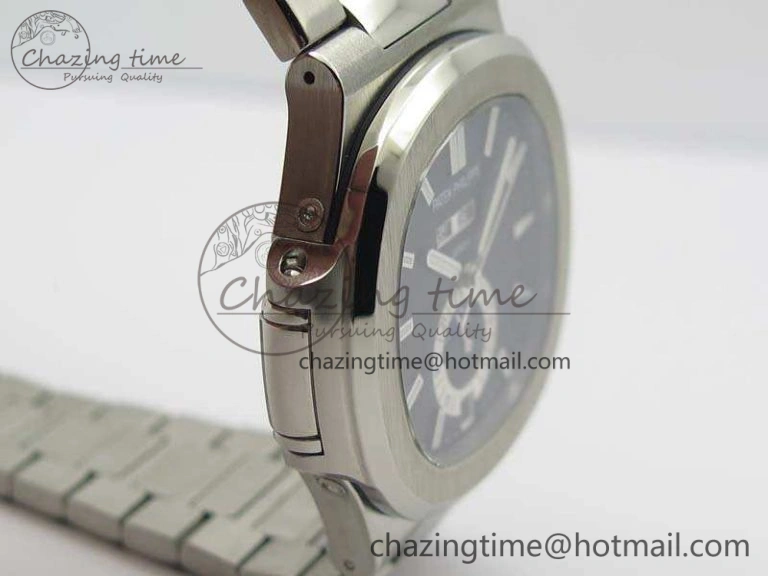 Nautilus Moonphase SS KMF Black Dial On SS Bracelet Calendar Movement V2