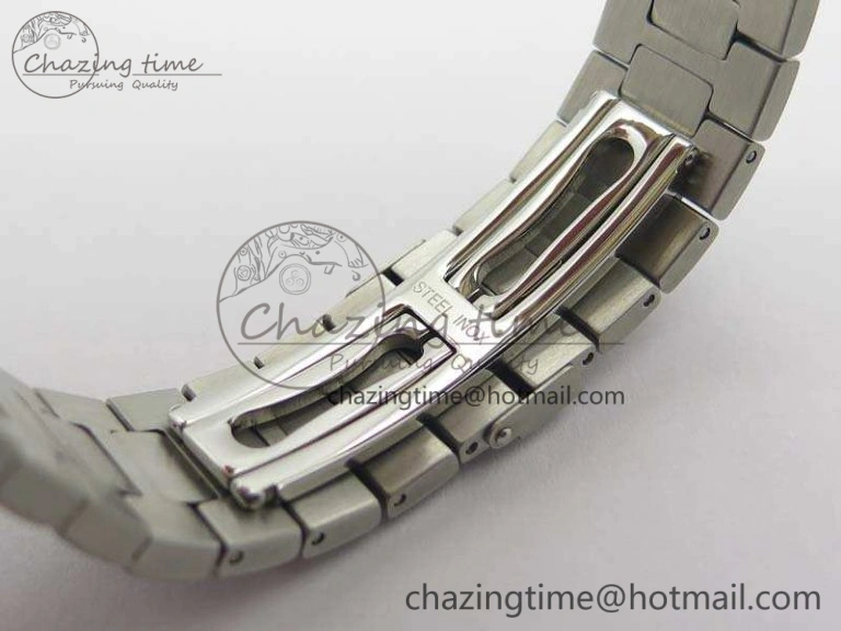Nautilus Moonphase SS KMF Black Dial On SS Bracelet Calendar Movement V2