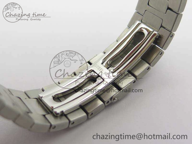 Nautilus Moonphase SS KMF Black Dial On SS Bracelet Calendar Movement V2