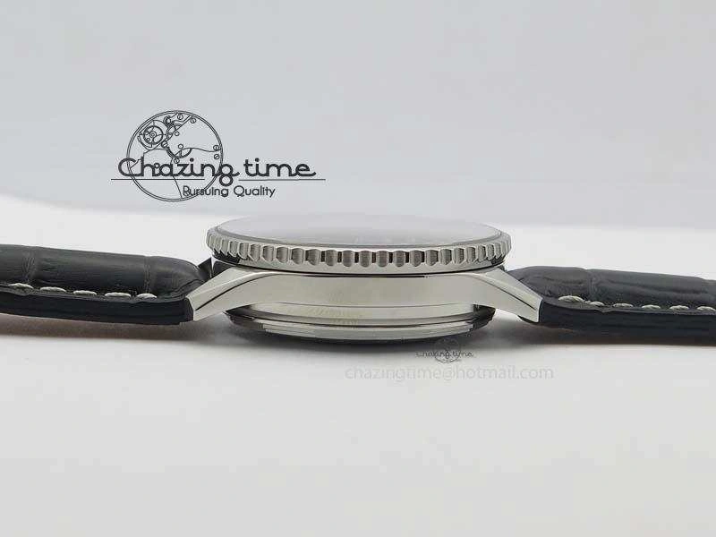 Navitimer 01 SS Gray Dial On Black Leather Strap A7750