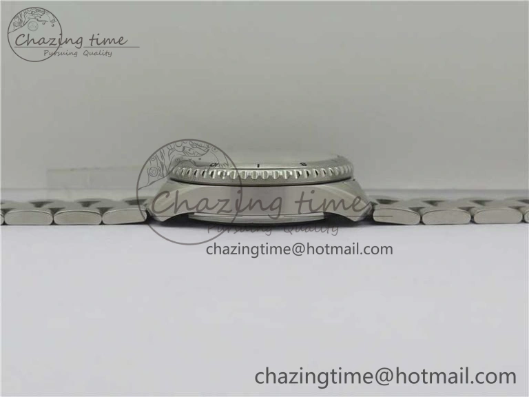 Navitimer 8 B01 Chrono 43mm SS Best Edition Silver Dial on SS Bracelet A7750