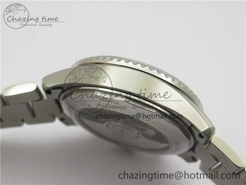 Navitimer 8 B01 Chrono 43mm SS Best Edition Silver Dial on SS Bracelet A7750
