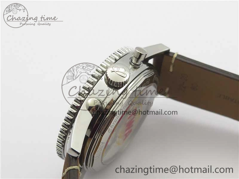 Navitimer B01 Chronograph 43 TWA Edition SS OXF White Dial Steel Markers on Brown Leather Strap A7750