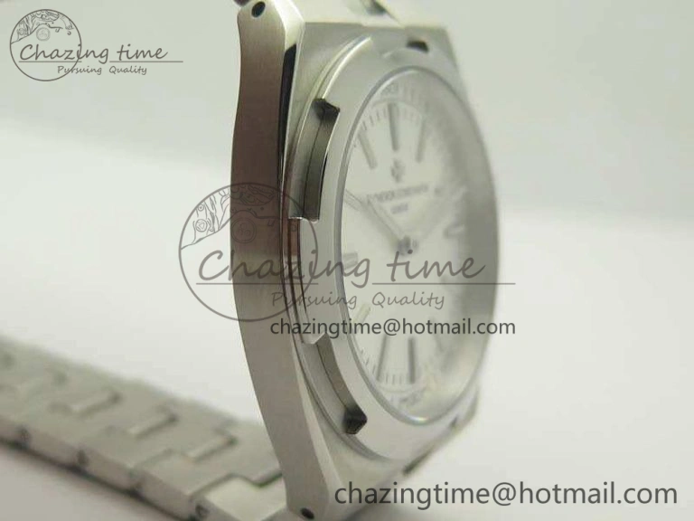 Overseas 2000V SS 3AF Best Edition White Dial On SS Bracelet A1120