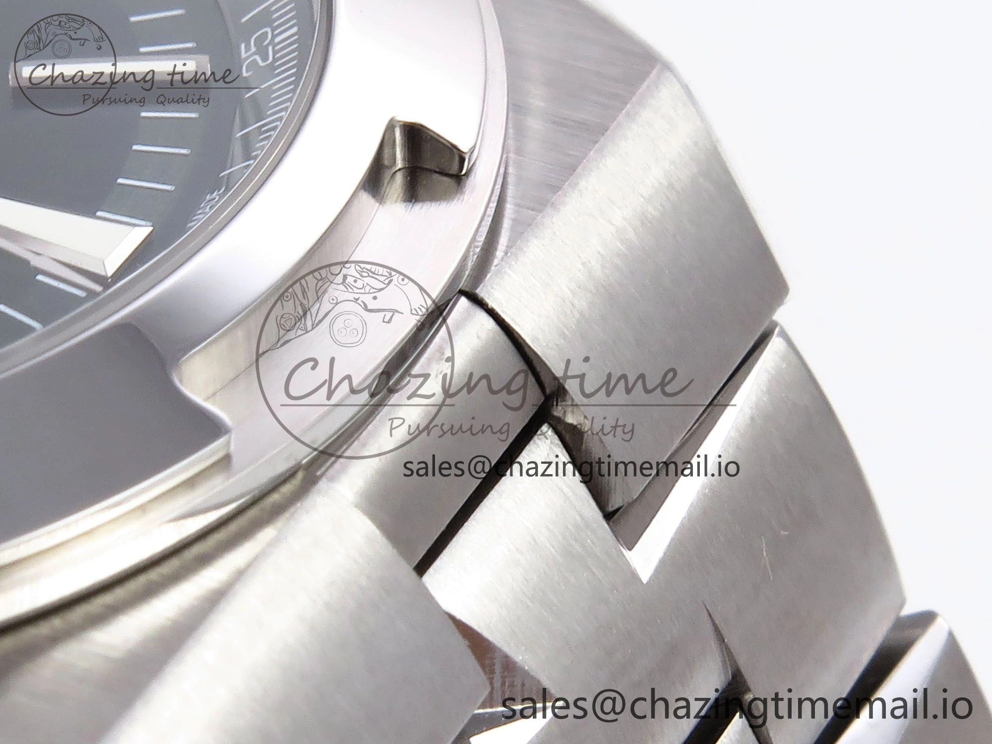 Overseas 4500V SS 8F 1:1 Best Edition Green Dial on SS Bracelet A5100