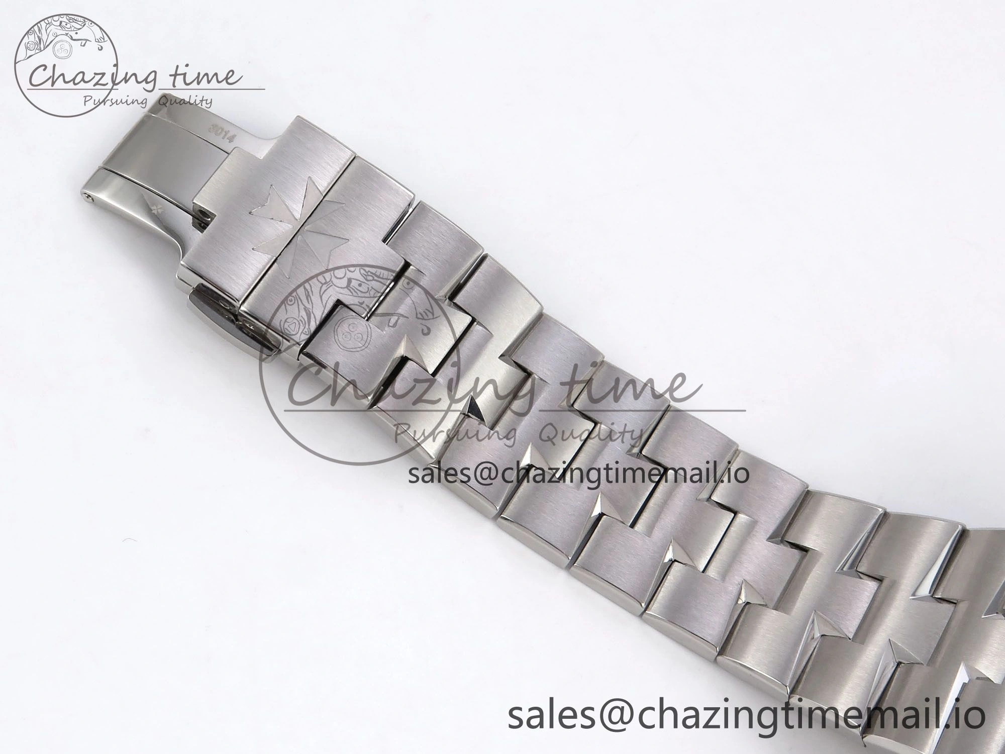 Overseas 4520V SS 8F Best Edition Green Dial on SS Bracelet A5100