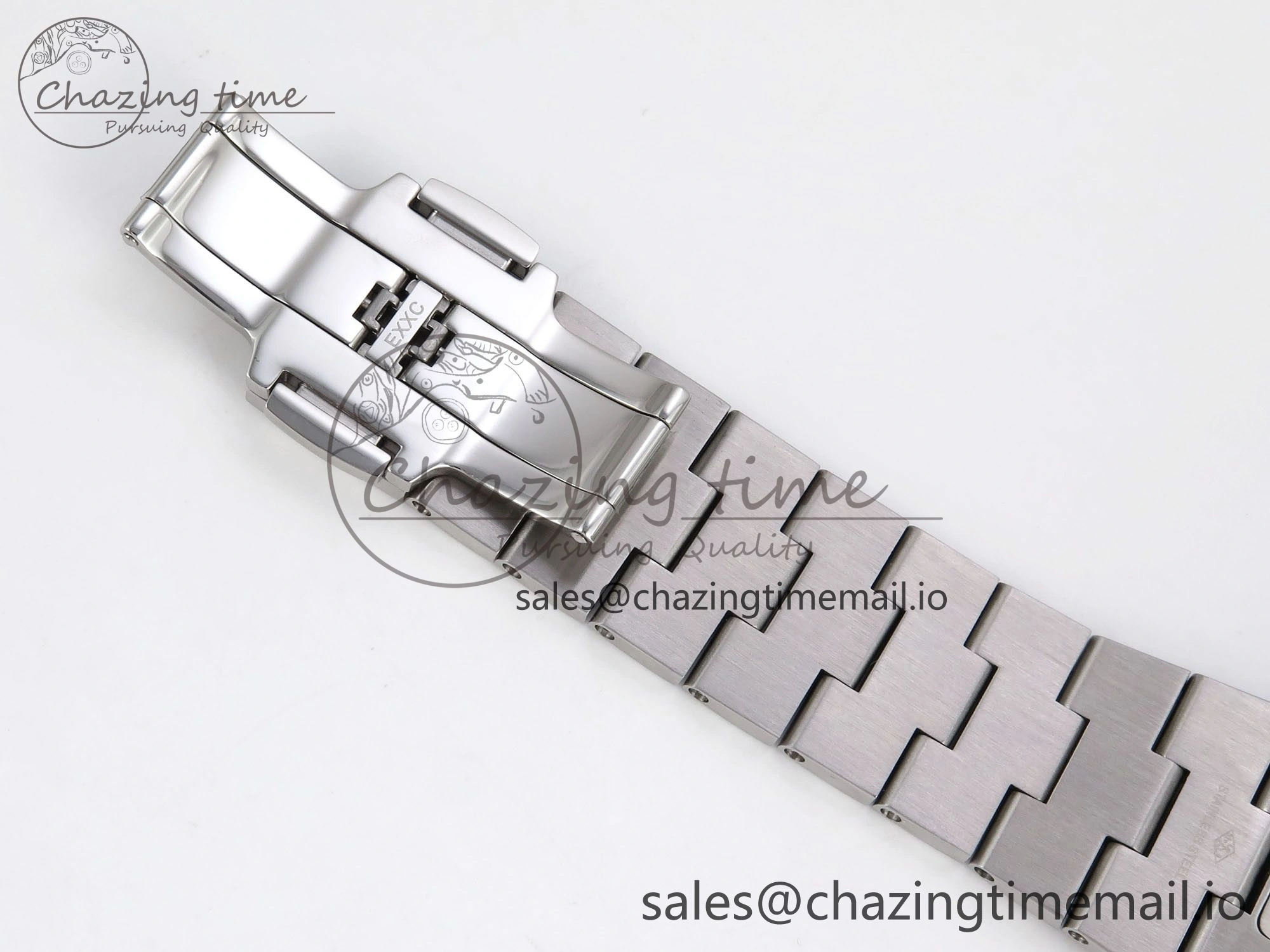 Overseas 4520V SS 8F Best Edition Green Dial on SS Bracelet A5100