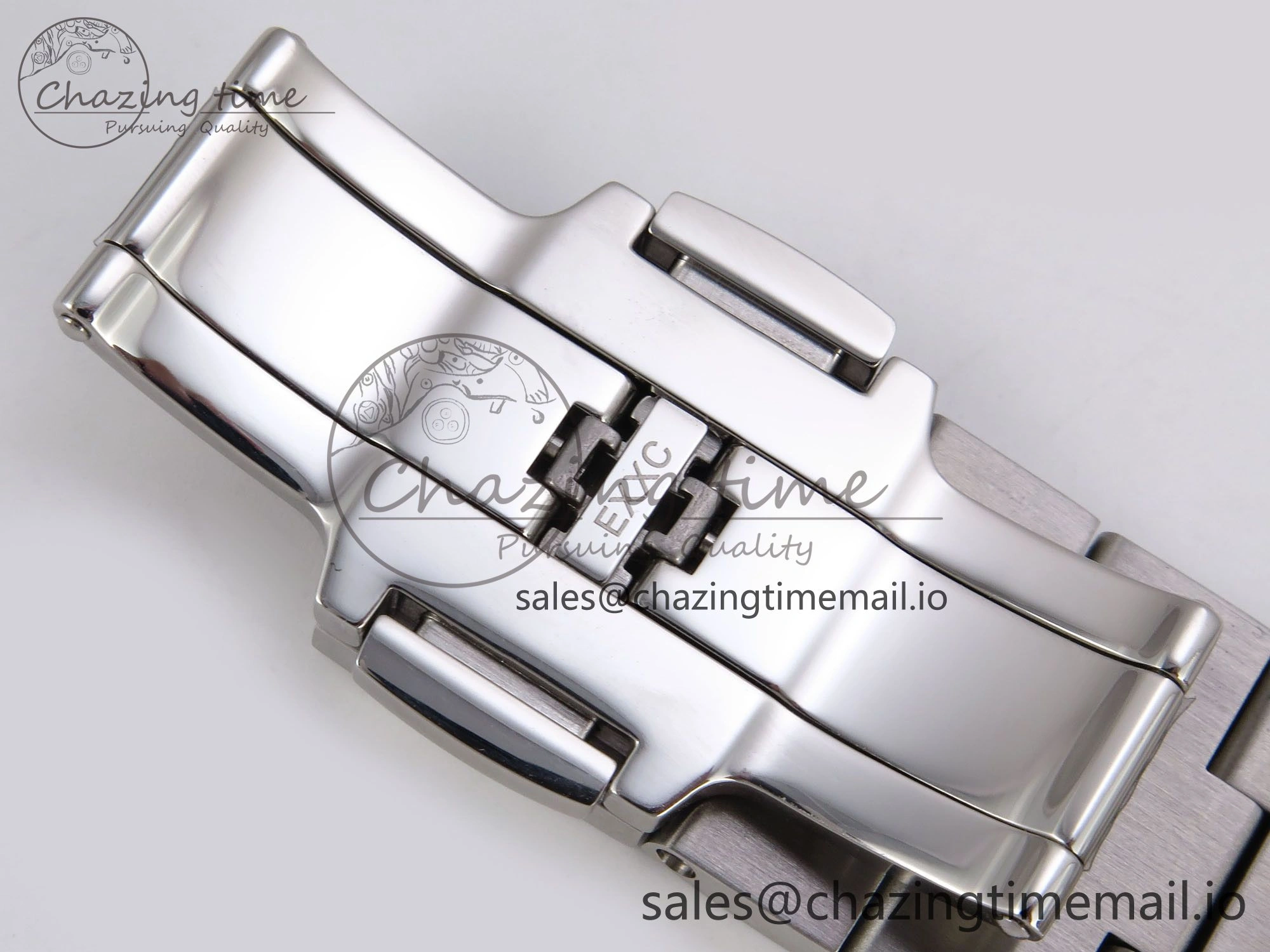 Overseas 4520V SS 8F Best Edition Green Dial on SS Bracelet A5100