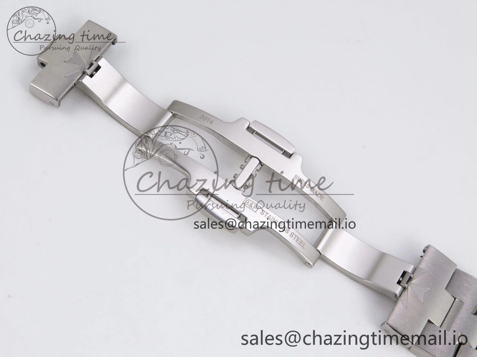Overseas 4520V SS 8F Best Edition Green Dial on SS Bracelet A5100