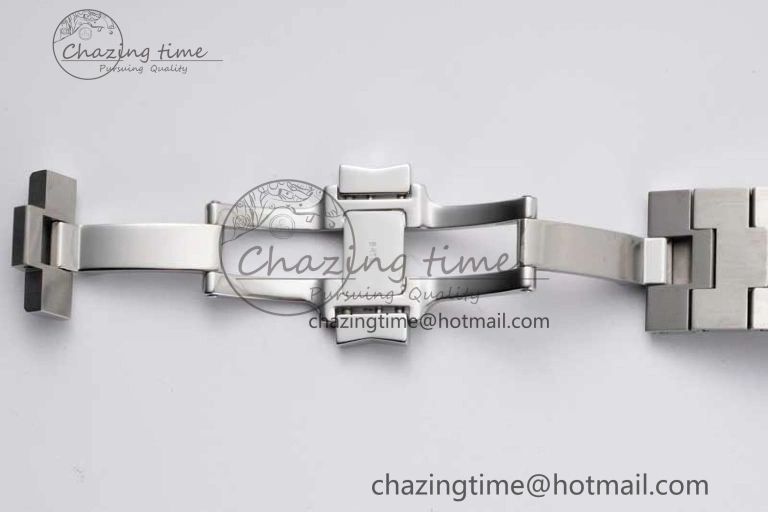 Overseas 47040 SS PPF 1:1 Best Edition White Textured Dial on SS Bracelet A1226