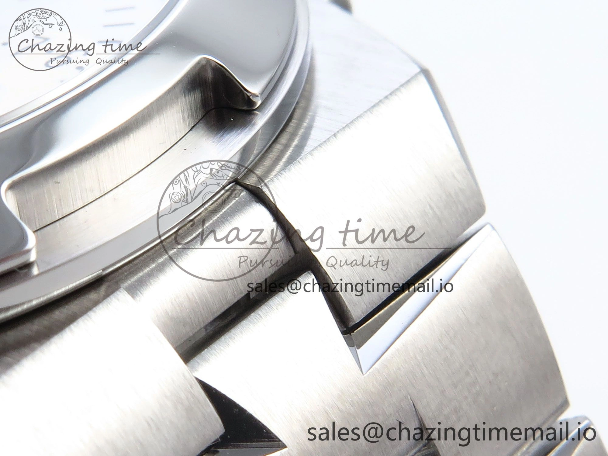 Overseas 7920V SS 8F Best Edition White Dial On SS Bracelet A5110