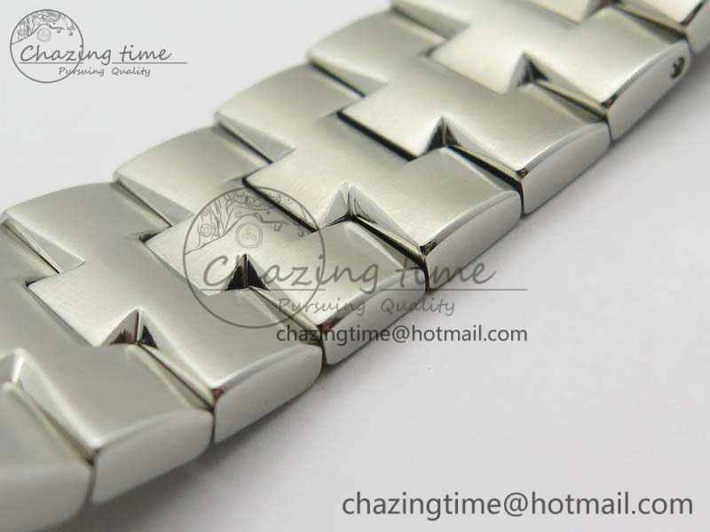 Overseas Automatic BP Maker Best Edition SS Silver Dial On SS Bracelet A5100