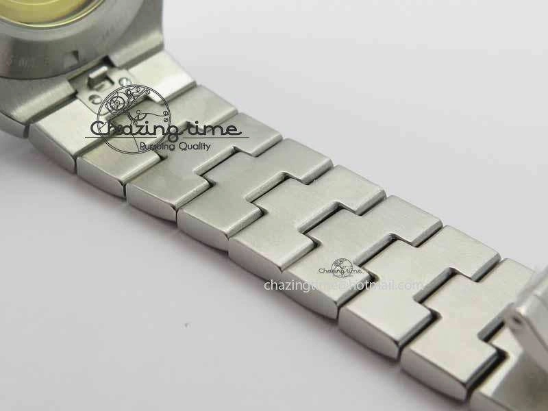 Overseas Automatic SS Blue Dial On SS Bracelet A5100