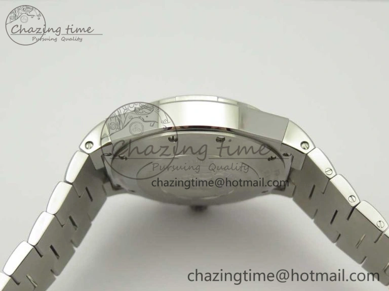 Overseas Dual Time Power Reserve TWA Best Edition White Dial on SS Bracelet A1222