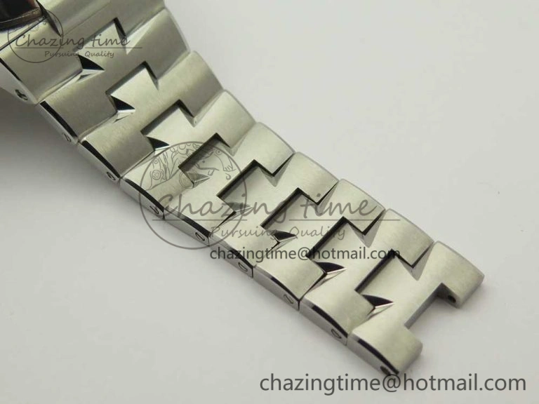Overseas Dual Time Power Reserve TWA Best Edition White Dial on SS Bracelet A1222