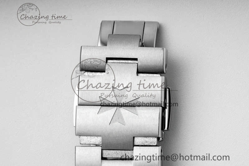 Overseas Perpetual Calendar SS 8F Best Edition Gray Dial on SS Bracelet A1120