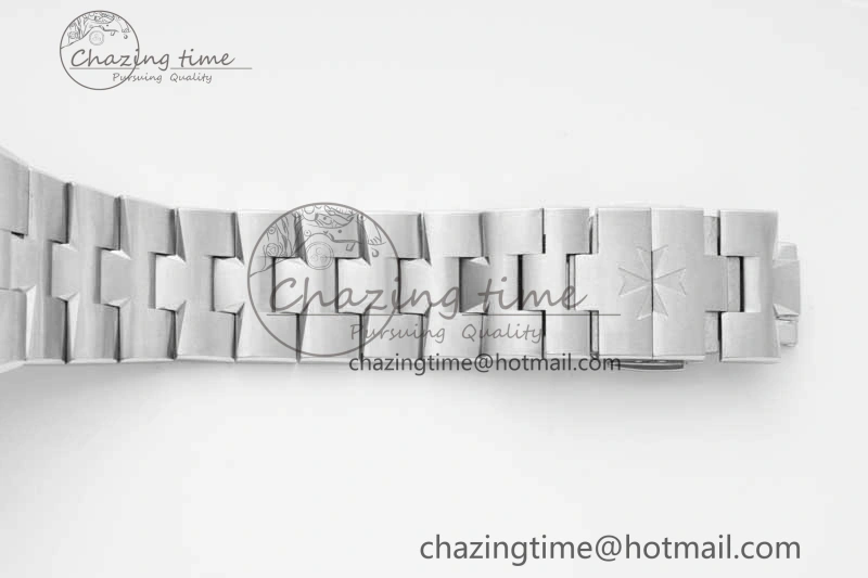 Overseas Perpetual Calendar SS 8F Best Edition Gray Dial on SS Bracelet A1120